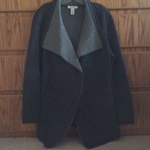 ☀️Pick 1 for $8 or 2 for $13 
WHBM Asymmetric Sweater Coat